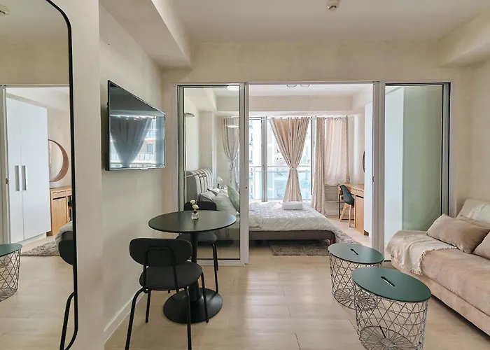 Bahamas Tower Azure Urban Residences By Nestled Nook Apartamento