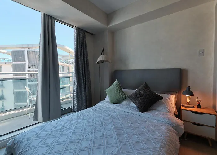 Bahamas Tower Azure Urban Residences By Nestled Nook Apartamento
