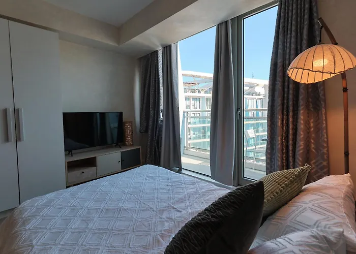 Bahamas Tower Azure Urban Residences By Nestled Nook Apartamento